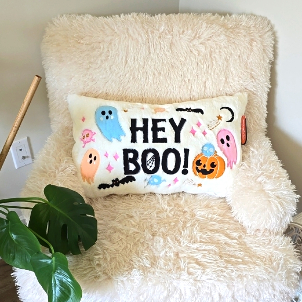 👻 'Hey Boo!' Halloween Accent Pillow - Multicolor